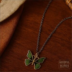 Vintage Green Enamel Butterfly Necklace Gold Tone 15.75" Chain 🦋
